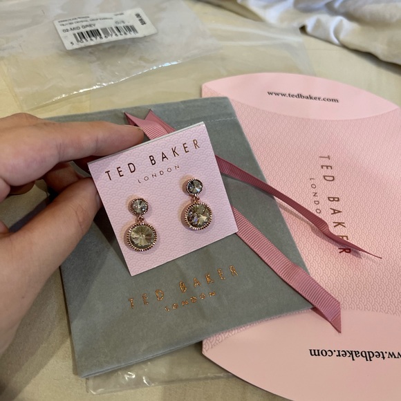 Ted Baker Jewelry - NEW Ted Baker Swarovski Crystal drop earrings